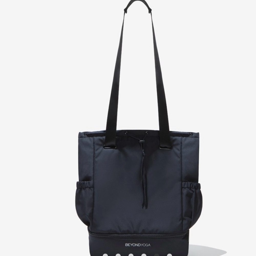 Beyond Yoga Black Shoulder Tote Convertible Straps
